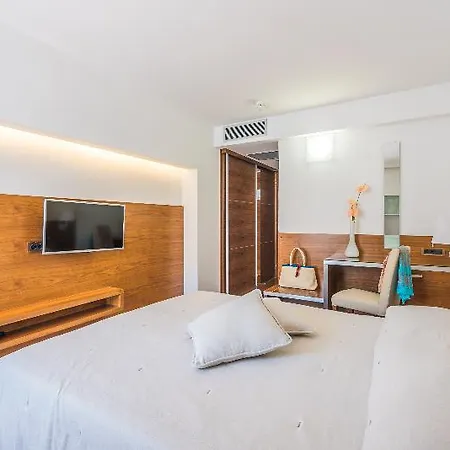 Bluesun Elaphusa 4*
